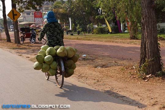 photo cambodiaarrival7_zpse79874c9.jpg
