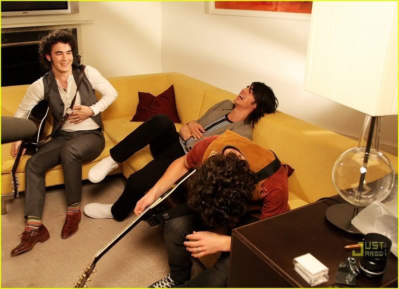 jonas-brothers-private-jet-34.jpg image by cpaig