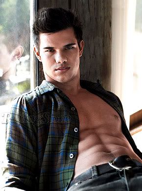 Taylor Lautner Without Shirt