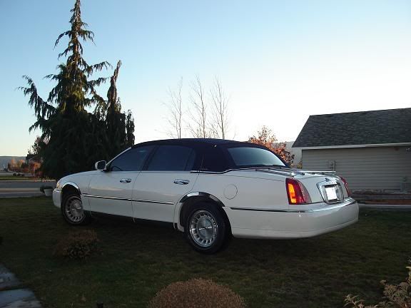 1999 Lincoln Town Car Lowrider. 1999 Lincoln Town car need a