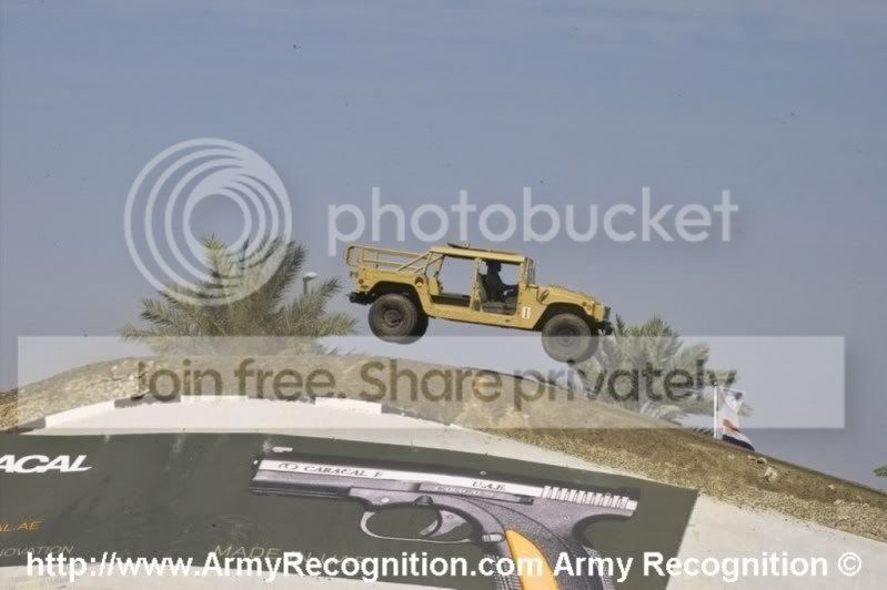 IDEX_2007_Defence_Exhibition_Dynamic_Demonstration_043.jpg